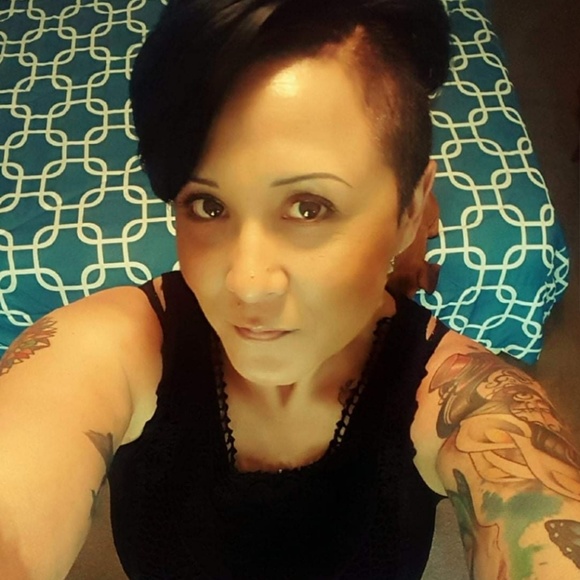 🍟🍟 A F F O R D A B L E   C L O S E T 🍟🍟 - Picture 7 of 8